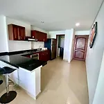 elegante apartamento en el laguito